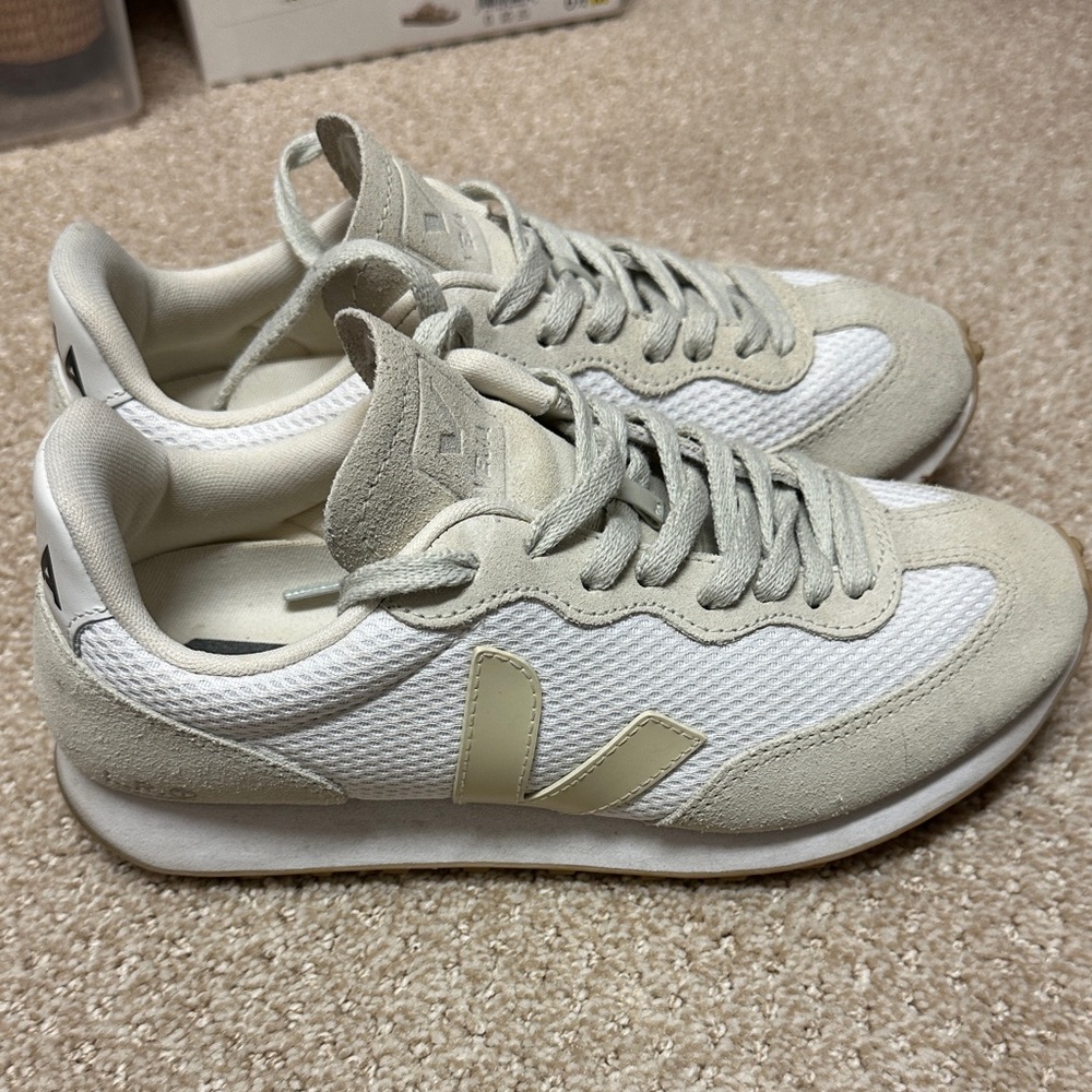 Veja White and Beige Sneakers - Picture 4 of 11